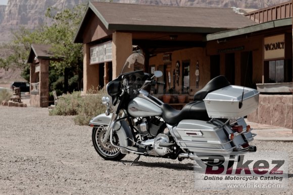 2012 Harley-Davidson FLHTC Electra Glide Classic photo